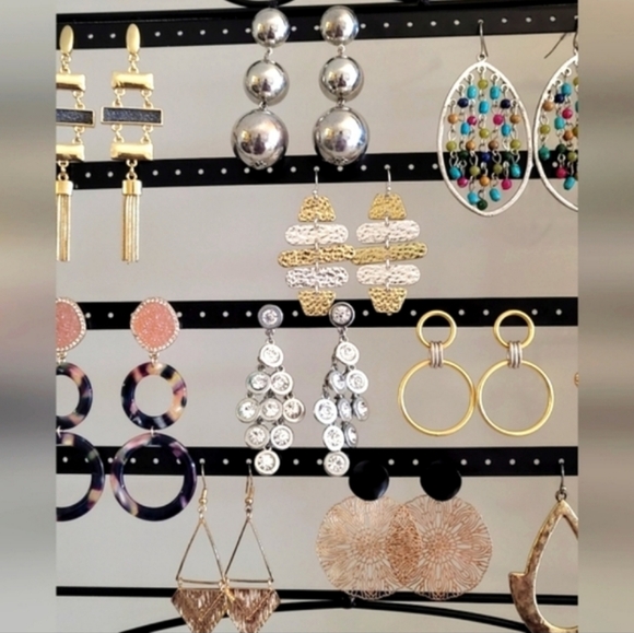 11 Pairs Wearable Earrings Grab Bag for Resell or Craft Lot RAC071 - Picture 13 of 14